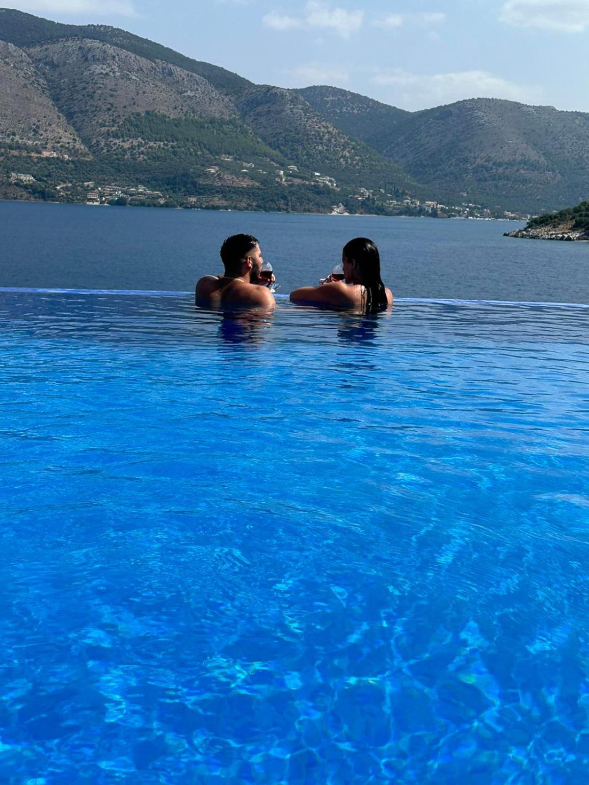 Blue Bay Apartments Sívota Buitenkant foto