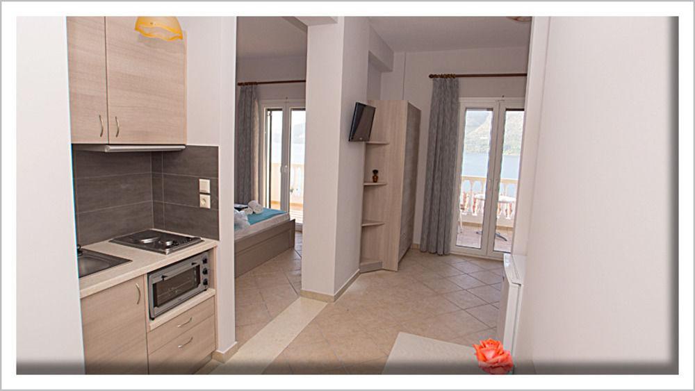 Blue Bay Apartments Sívota Buitenkant foto